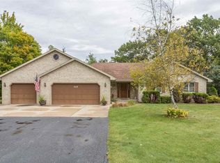 376 Peaceful Cir, Hobart, WI 54155