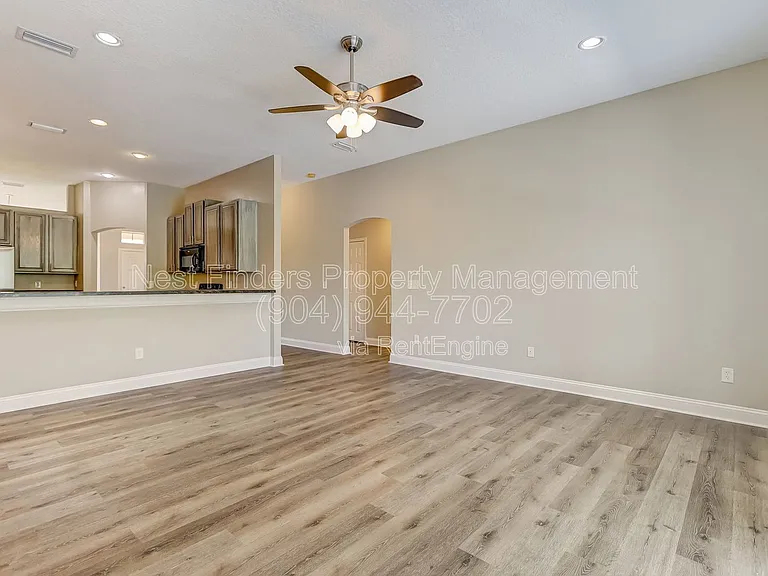 2436 Bonnie Lakes Dr — Photo 32