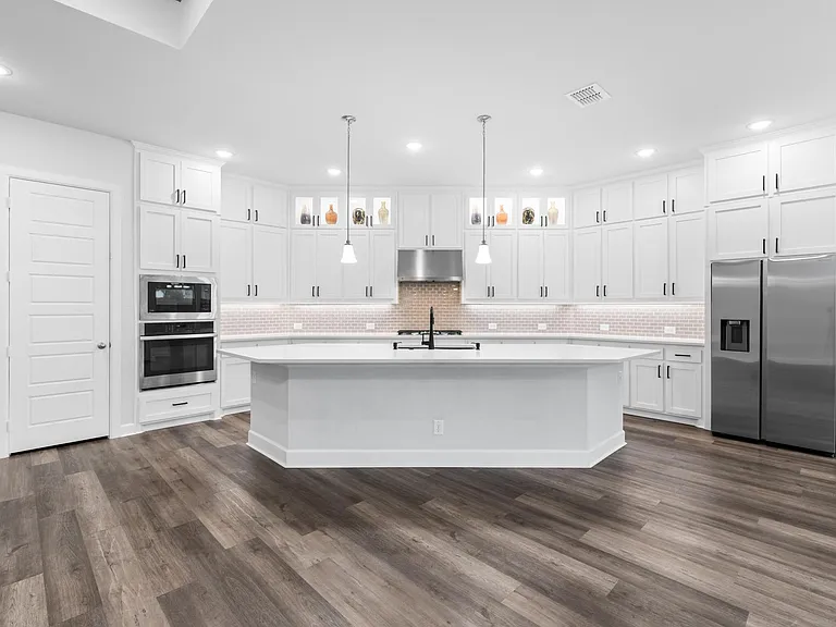500 Samaritan Dr — Photo 11