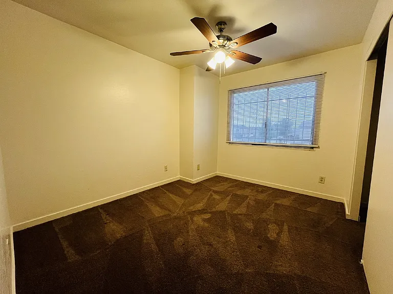 5041 N 40th Ave — Photo 15