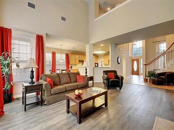 4th image of 15204 Calaveras Dr