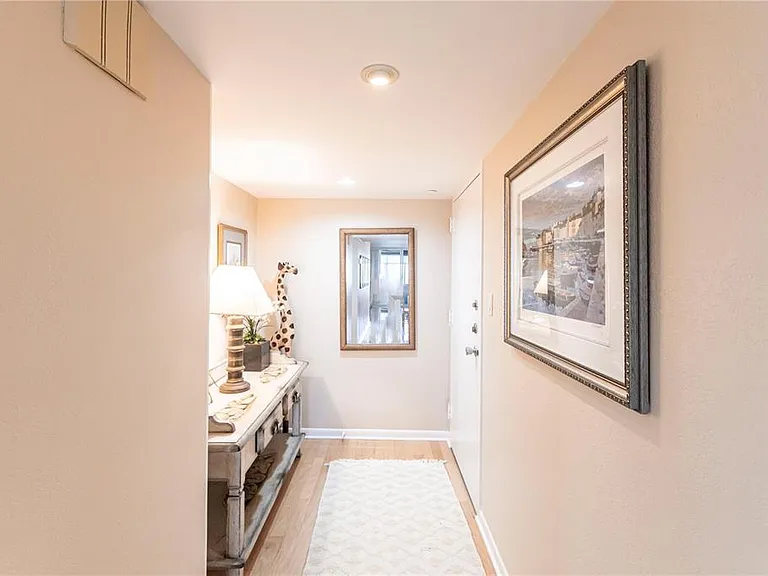 1055 W Peppertree Dr #703AA — Photo 5