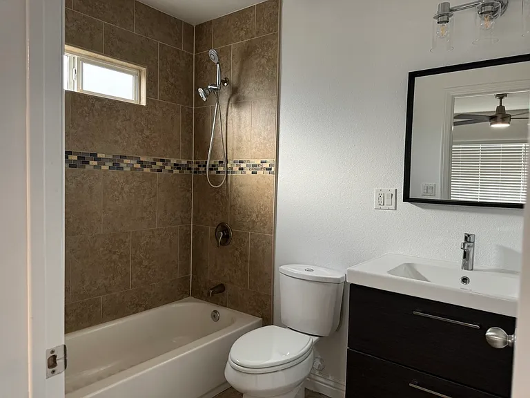 847 W Gage Ave #1 — Photo 10