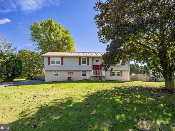 6 Parker Dr, Christiana, PA 17509