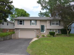 1114 Northshore Dr, Wauconda, IL