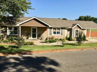 81 Rye St, Mc Ewen, TN 37101