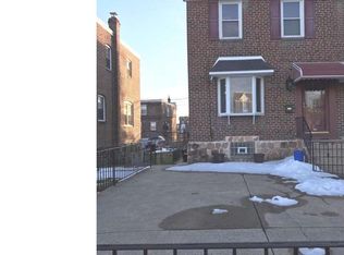 1126 Fanshawe St, Philadelphia, PA 19111