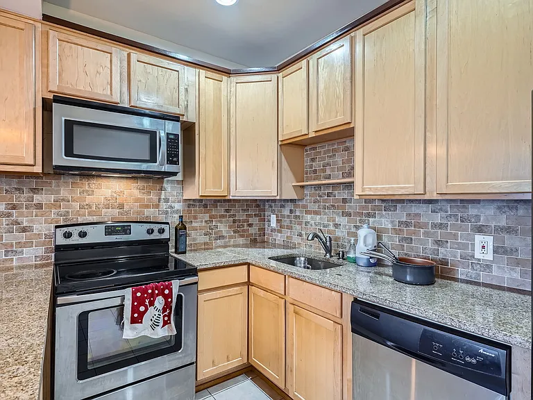 1454 N Pennsylvania St #B — Photo 6
