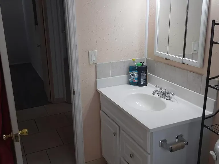 1526 Tilley Ave — Photo 6