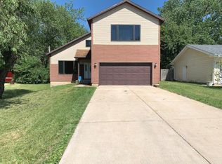 1871 Nottingham Dr, Aurora, IL 60505