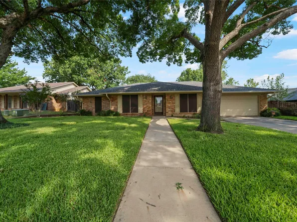 2520 Bowling Green St, Denton, TX 76201