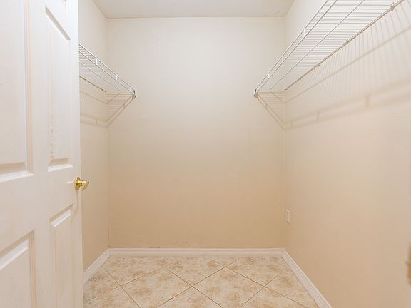 5th image of 541 Bell Blvd S