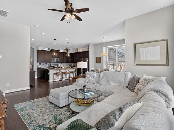 5th image of 3702 Midway Gardens Dr