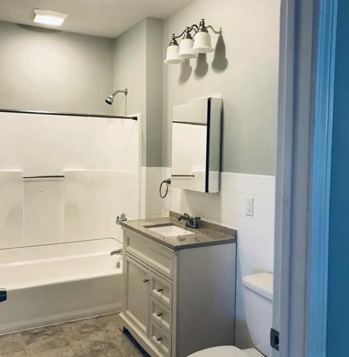 3 bed, 1200 sqft, $3,600 — Photo 2