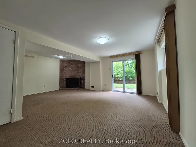 77 Colleen St — Photo 29