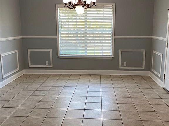 3rd image of 2207 Excel Dr