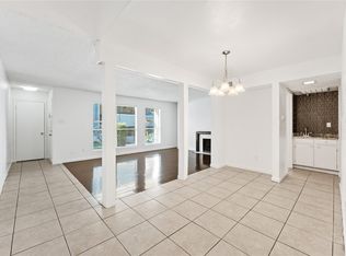 781 Country Place Dr APT 2034, Houston, TX 77079