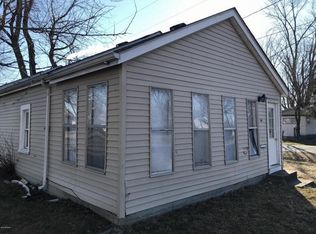 44 S Maple St, Du Quoin, IL 62832