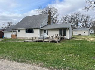 104 N Main St, Lostant, IL 61334