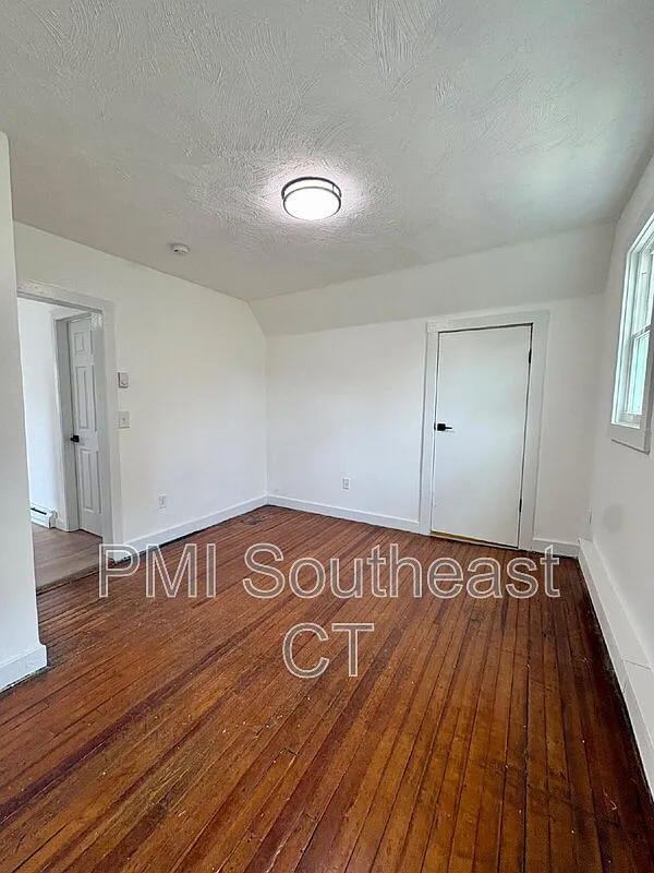 2 bed, 1.0 bath, 900 sqft, $1,450 — Photo 3