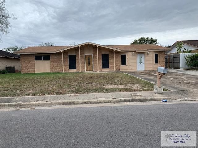 1st image of 423 Fairwind Dr