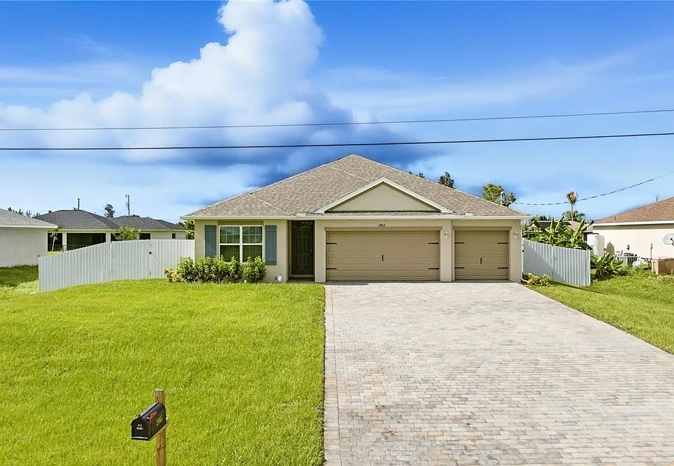 2465 NW 9th St