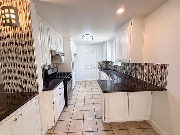 2nd image of 209 Bryan Ave
