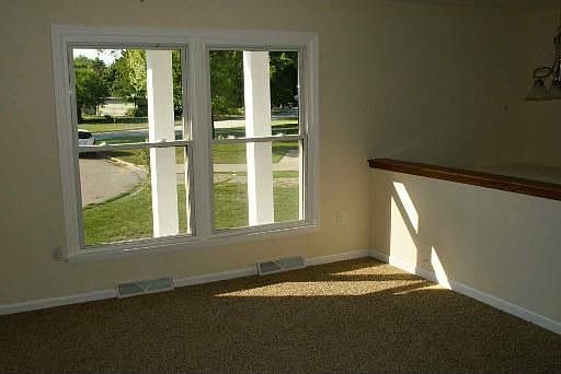 3rd image of 429 Mooseheart Dr
