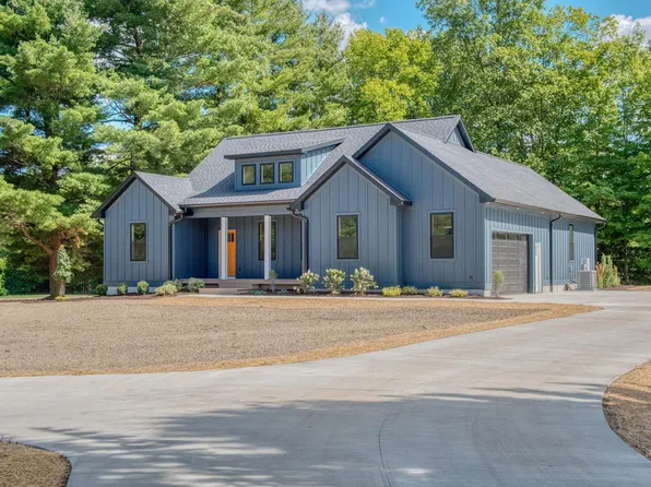 915 Marguerite Dr, Owosso, MI 48867