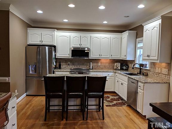 2nd image of 219 Falls Dr