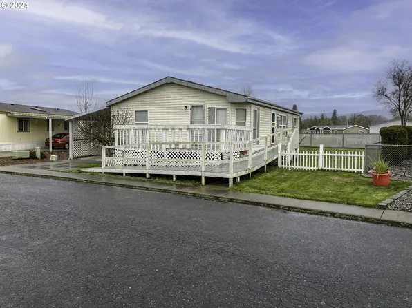 280 NW Bree Dr, Winston, OR 97496