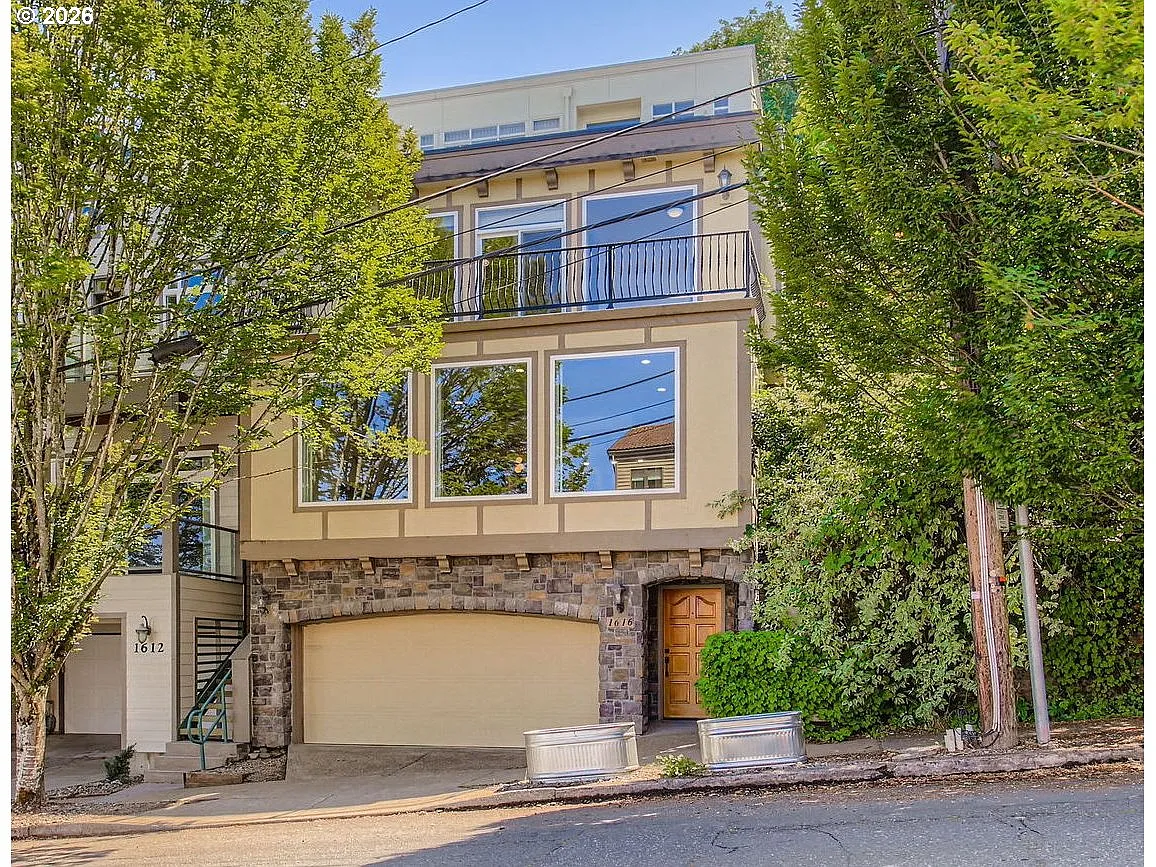 1616 SW Montgomery St photo 1