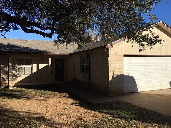 2nd image of 613 Magnolia Ln