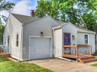 6029 Poppleton Ave, Omaha, NE 68106