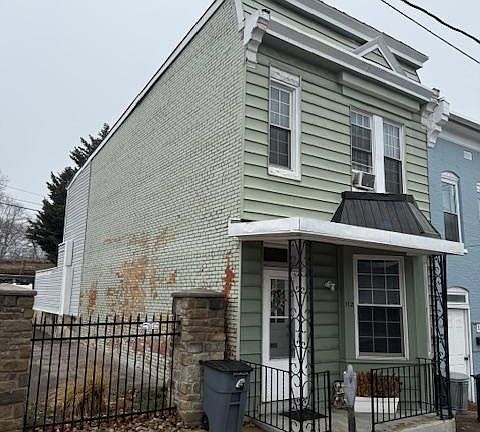 2nd image of 112 N Conococheague St