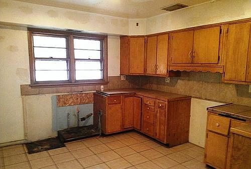 3rd image of 3124 N Church St