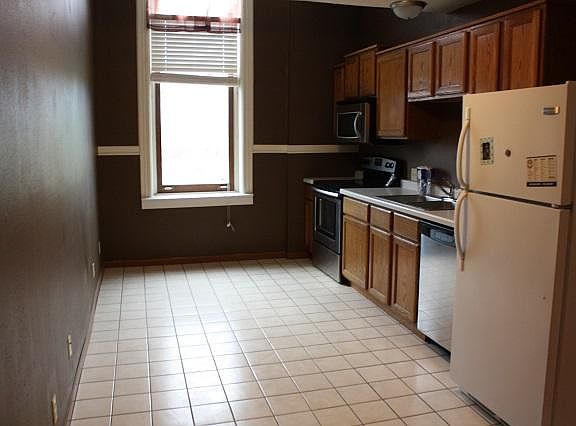 4th image of 122 Center St APT 3E