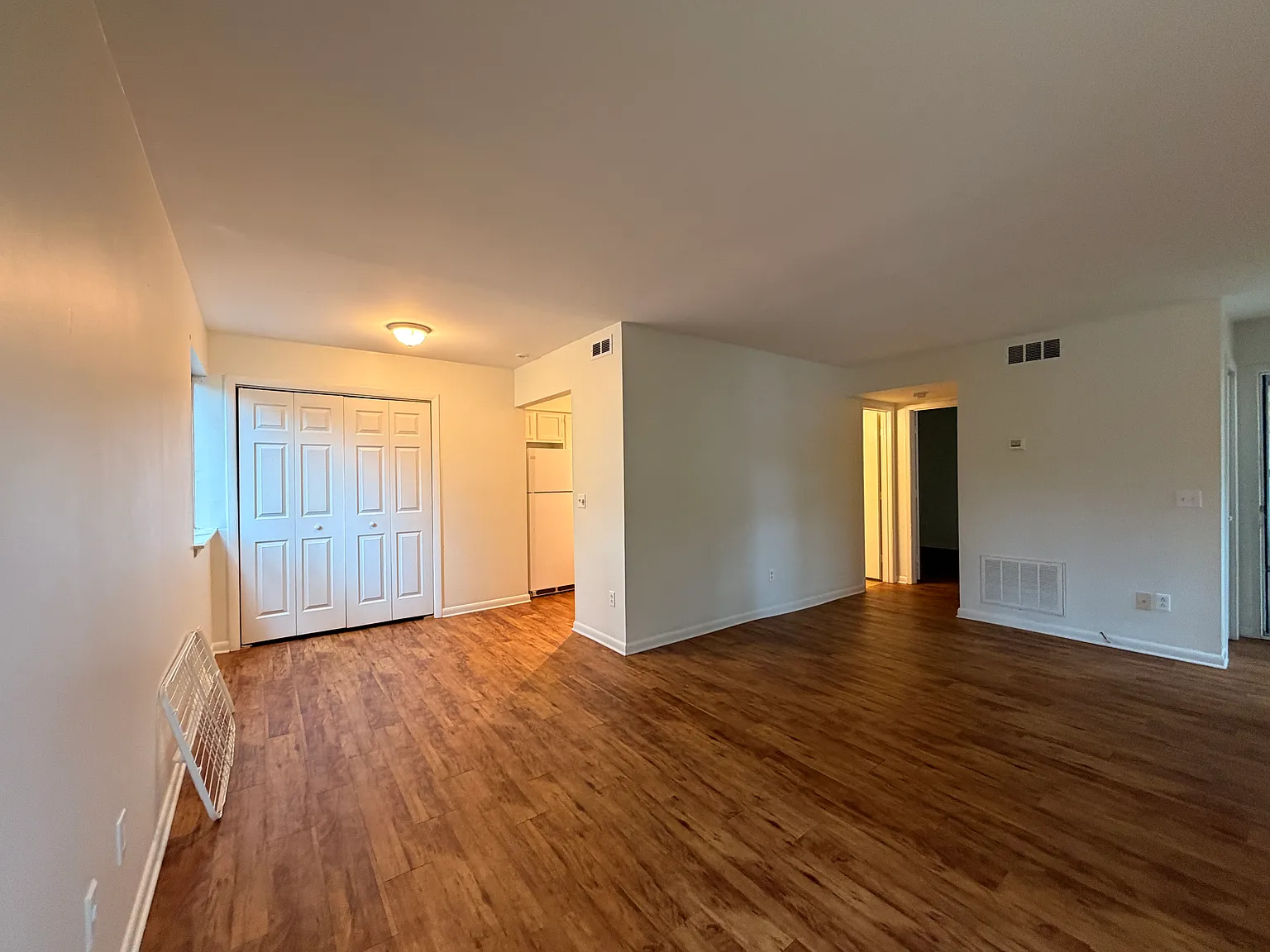 1 bed, 696 sqft, $1,199 — Photo 2