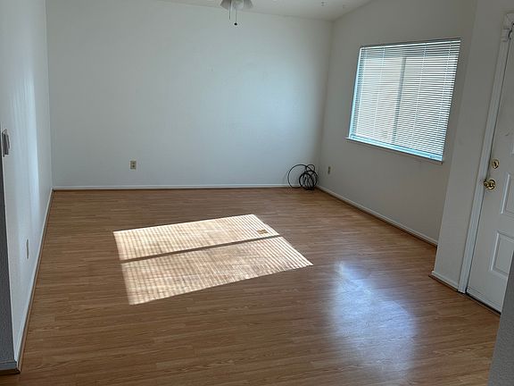 3rd image of 1289 Berggren Way