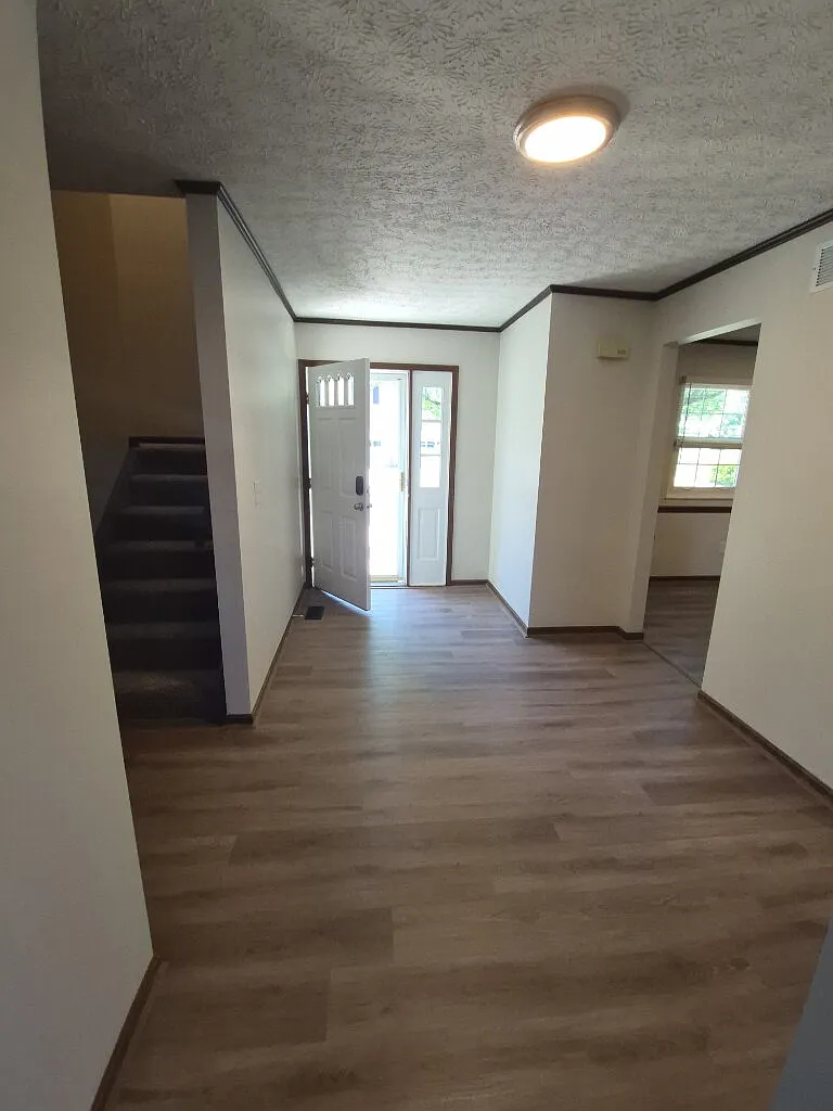 Building Photo - 12096 Crossings Dr