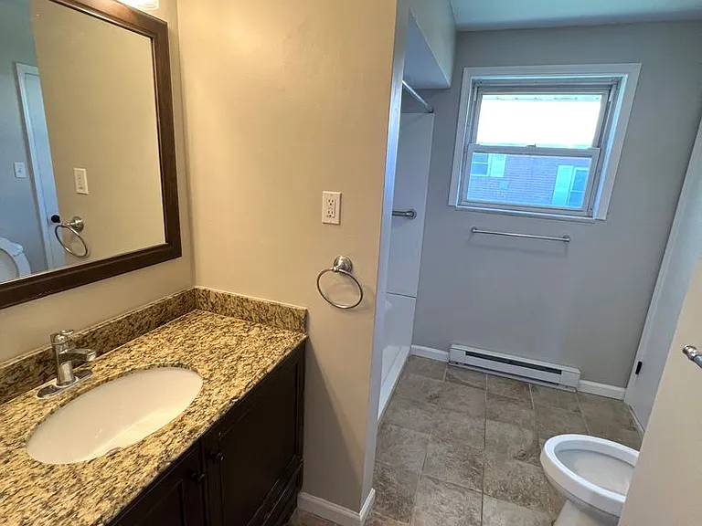 1320 E Livingston St — Photo 12