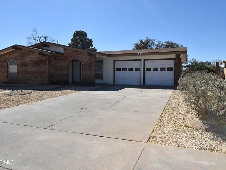 3417 Guthrie St — Photo 2