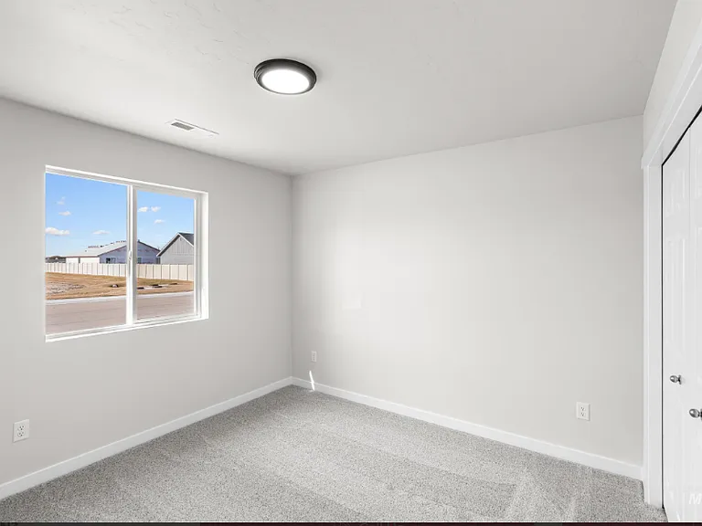 2990 N Waterbrook Ave — Photo 7