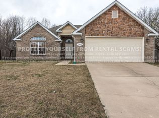 1653 N Shetland Dr, Fayetteville, AR 72704