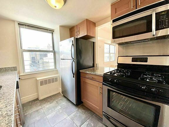 3rd image of 200 Schermerhorn St APT 523