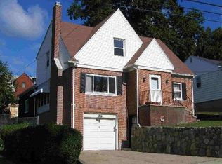 54 Clarke St, Bridgeport, CT 06606