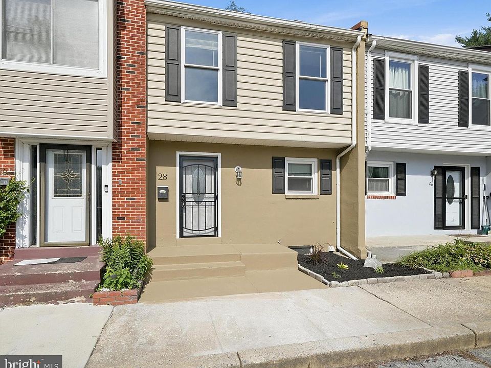 1st image of 28 Duquesne Ct