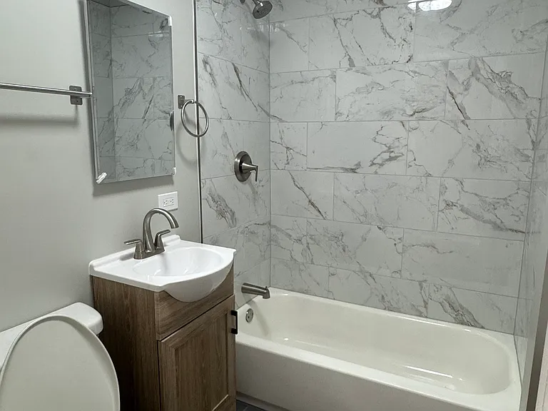 3911 N Kedzie Ave #1 — Photo 7