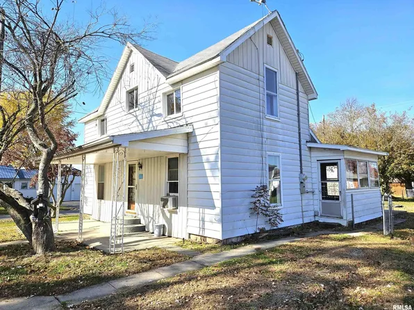 230 S 4th St SW, Sailor Springs, IL 62824