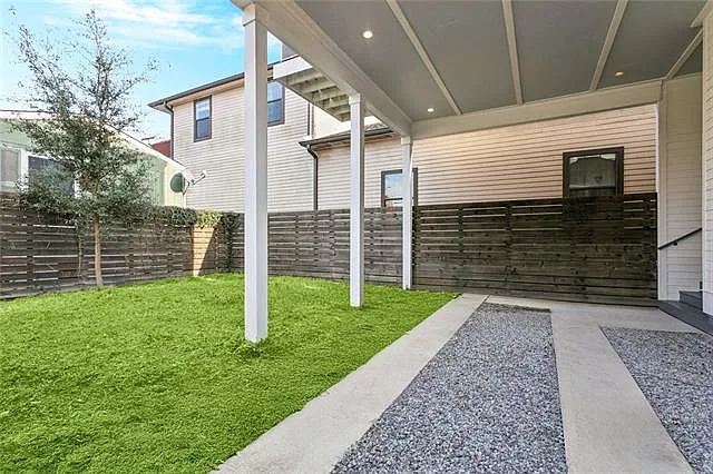 2732 Danneel St — Photo 32